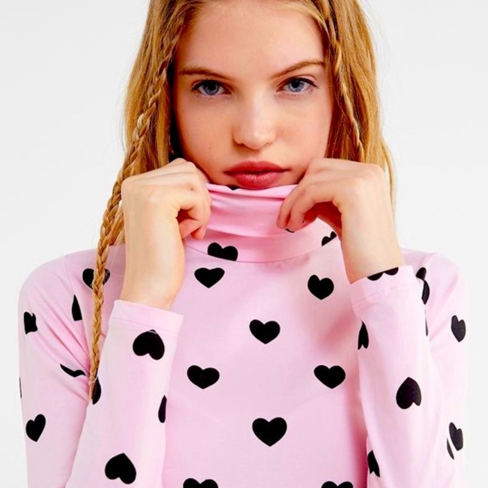WORN ONCE LAZY OAF HEART TURTLENECK XL 💖